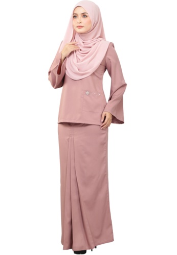 Buy Kurung Kedah Fatimah (AEKKF02 Dusty Pink) from ANNIS EXCLUSIVE in Pink at Zalora