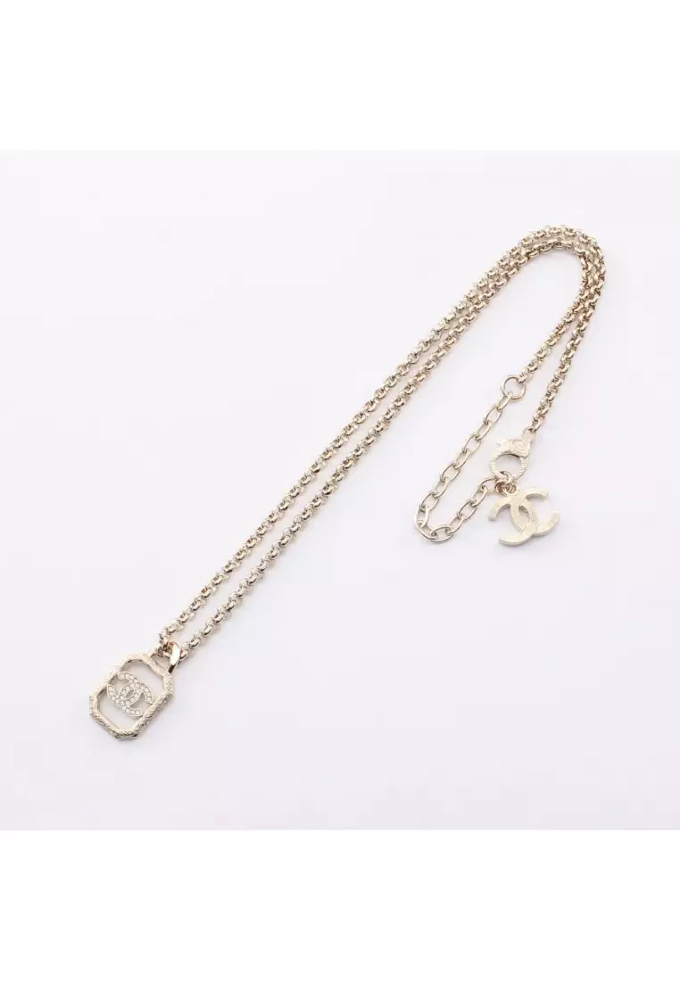 Buy Chanel Pre-Loved Chanel coco mark Square necklace GP  display picture 1