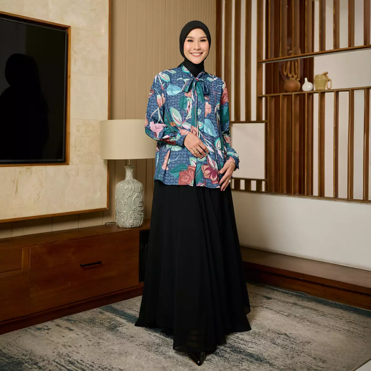 [New Collection] ZM Zaskia Mecca - Mialy Navy Blouse Kemeja Wanita - Monogram Rupa | Ramadhan Series