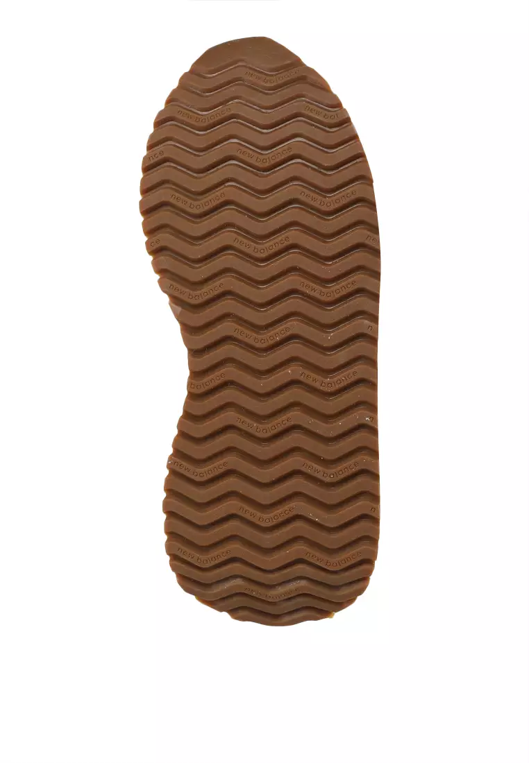 237 Classic Lifestyle Shoes