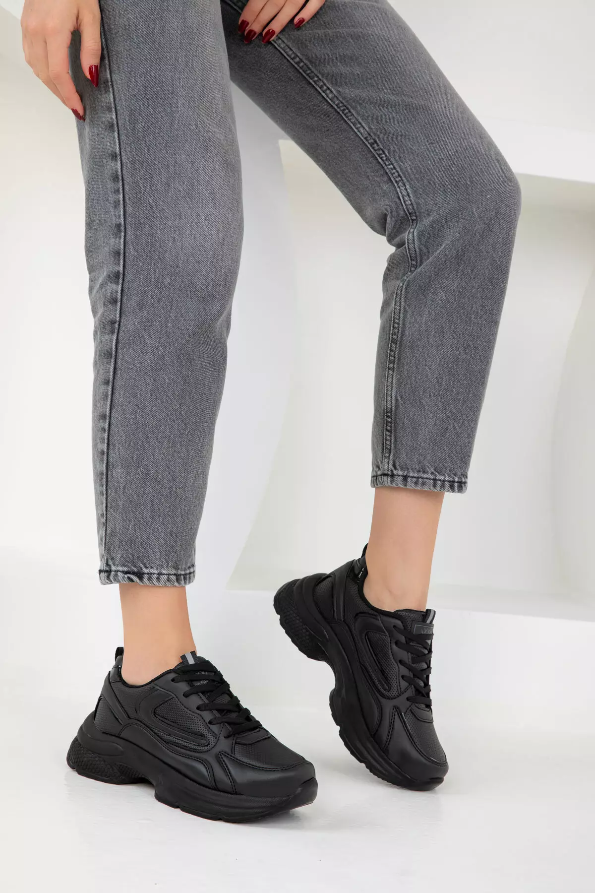 Black-Black-C Women's Sneakers 18802