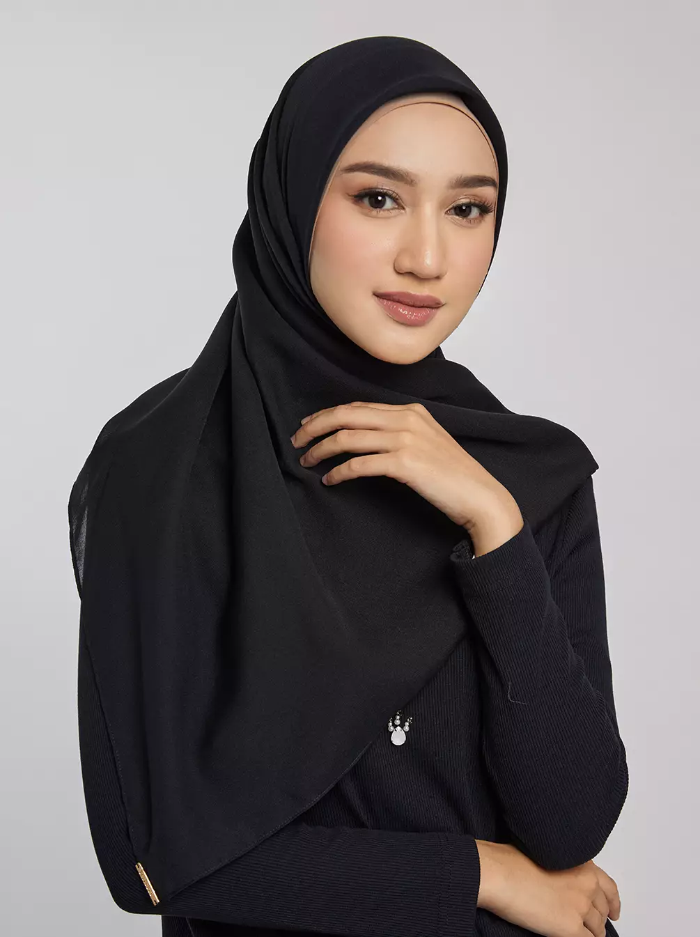 Kami Light Voile Scarf Plain Black