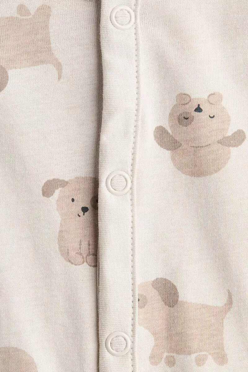 Patterned sleepsuit