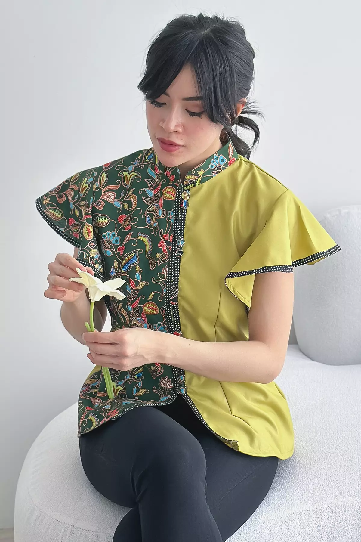 Iswara Tulip Hijau Batik Blouse
