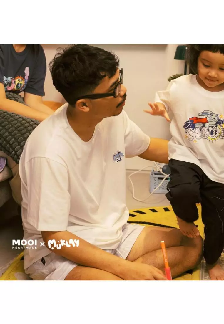 Mooi X Muklay Kaos Dewasa Unisex T-Shirt Basic Adult - White