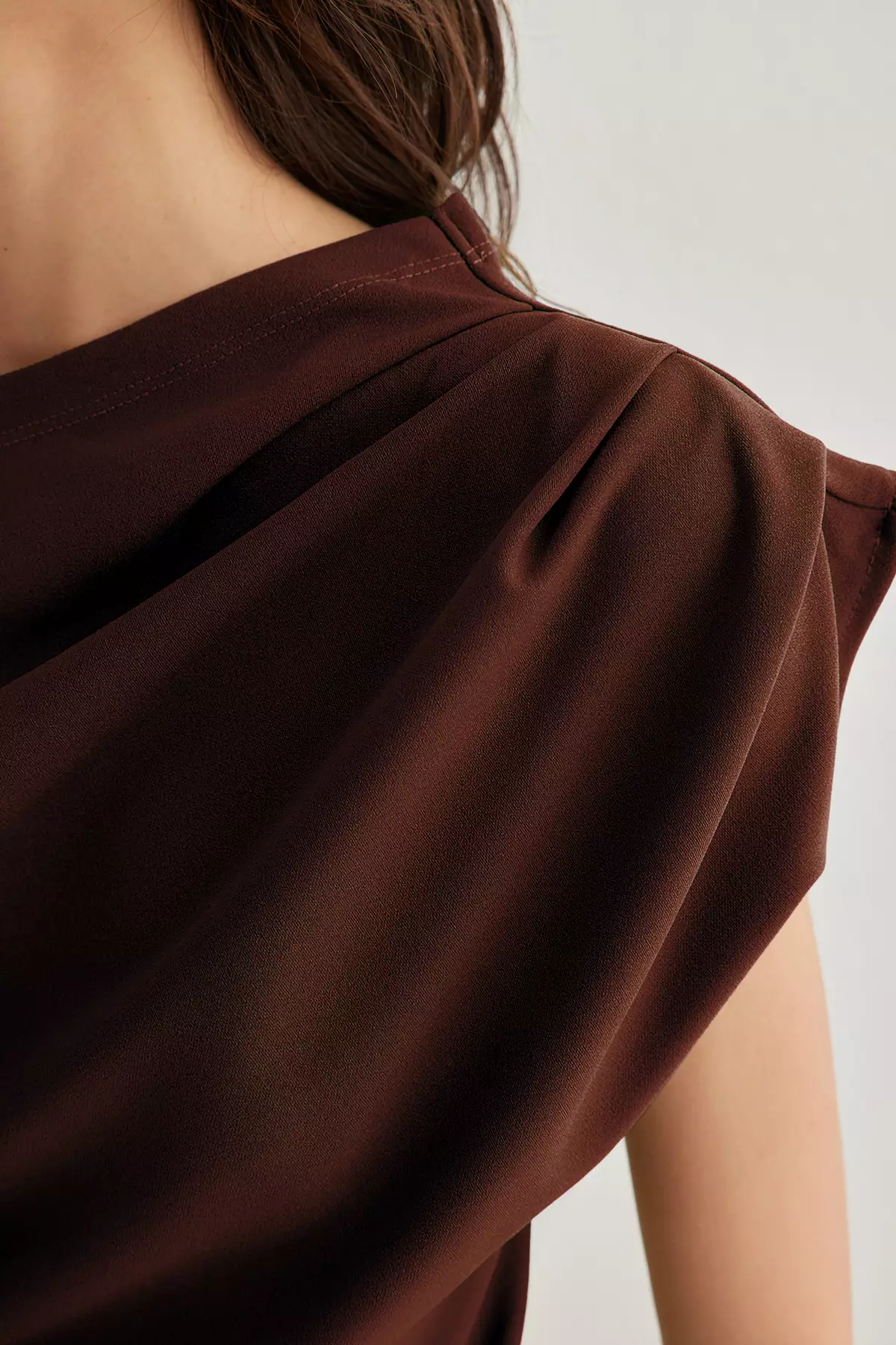 Brown Gathered/Draped Detailed Flowy Asymmetric Collar Knitted Blouse TWOSS25BZ00024