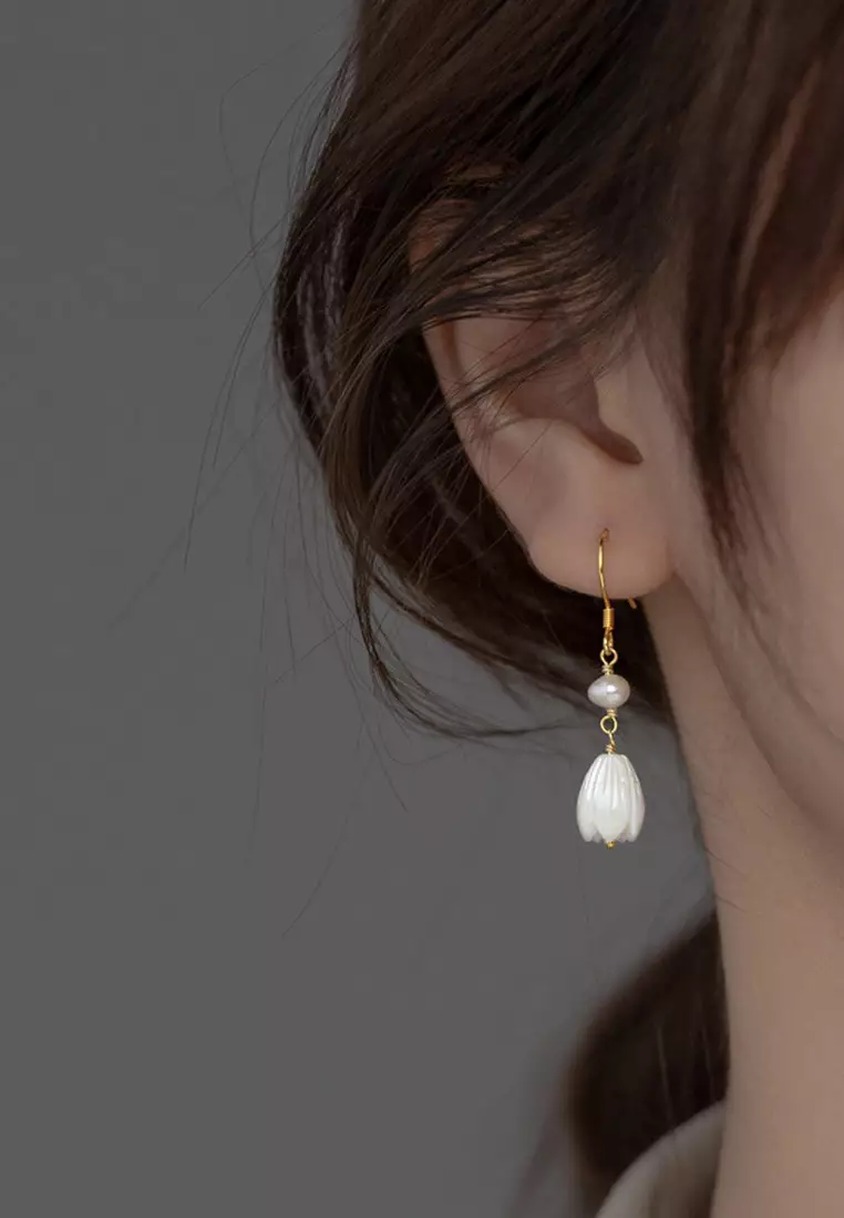 925 Silver Plated Gold Faux Seashell White Magnolia Earrings JW AR-M01648