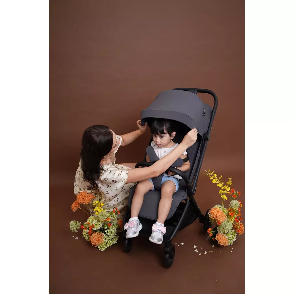 Cocolatte Chic Grey - Kereta Dorong Anak Bayi (Abu Abu)