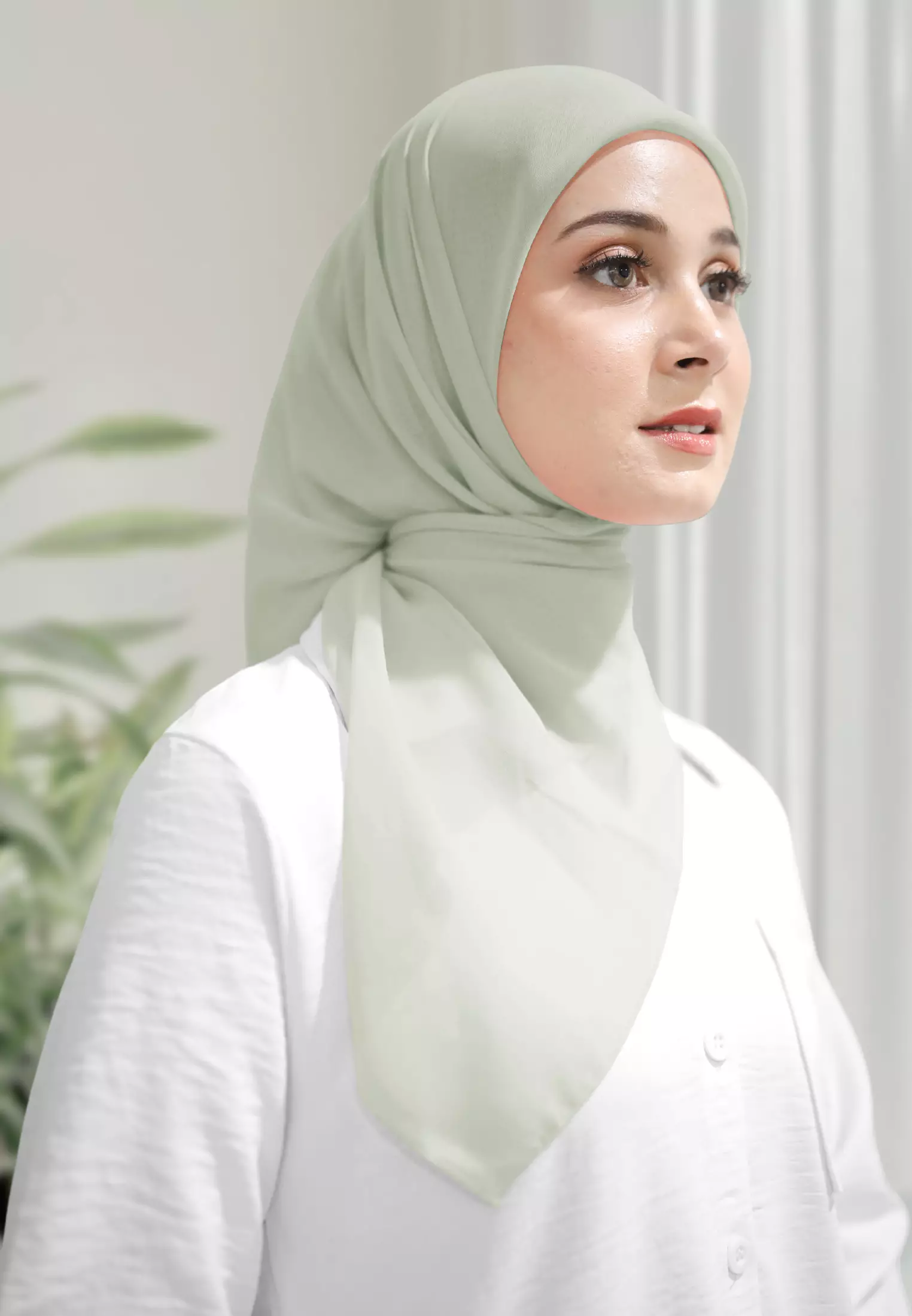 Haura Scarf Paris | Hijab Segiempat | Plain Paris Hijab Polos - Matcha Green