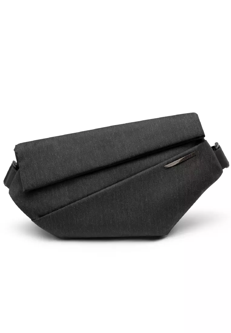 用途多變‧潮流隨身‧R1 時尚斜孭袋-隕石黑