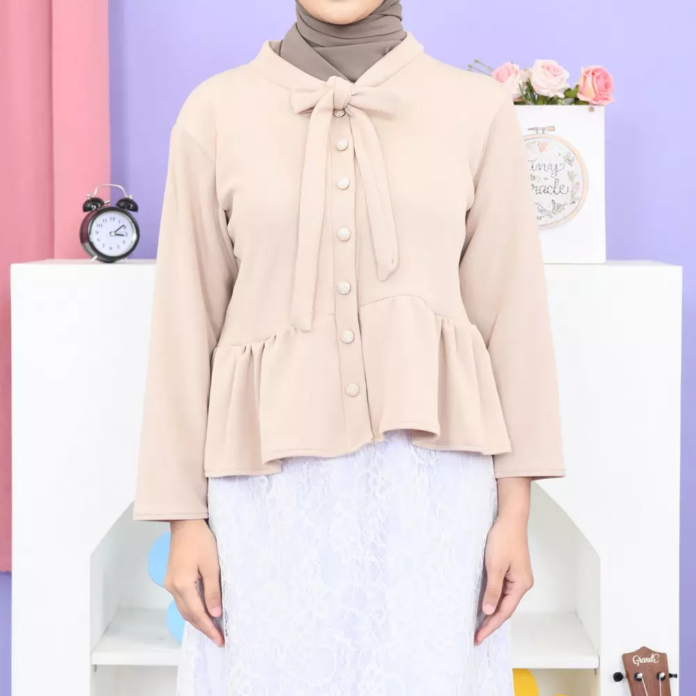 Queen Peplum Top - Oat M19786 R42S1