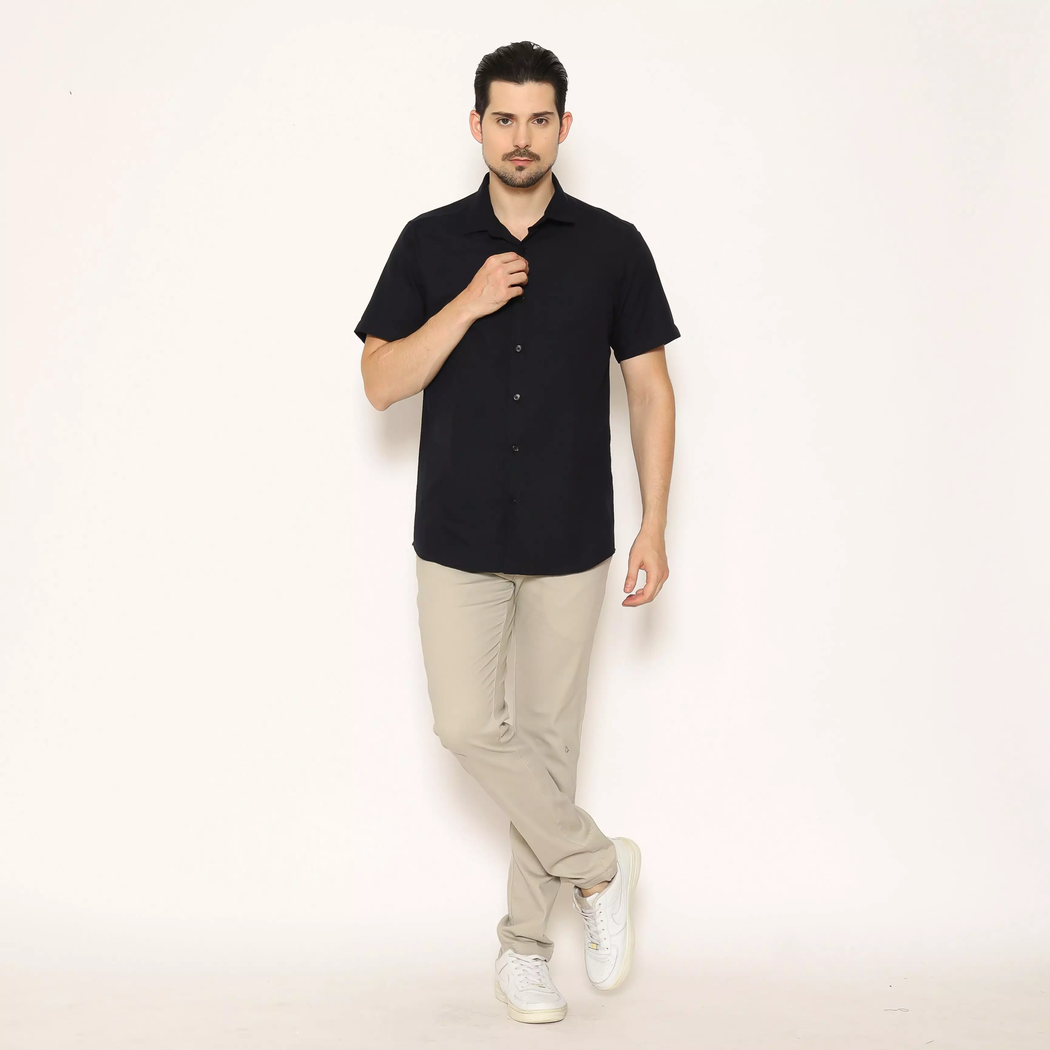 MAGINOT Kemeja Pria Basic Polos Lengan Pendek BLACK