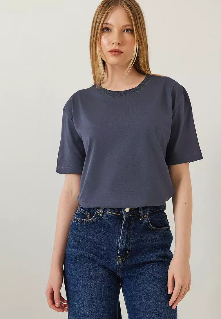 Women's Decorative Stitched Crew Neck T-Shirt 60602001