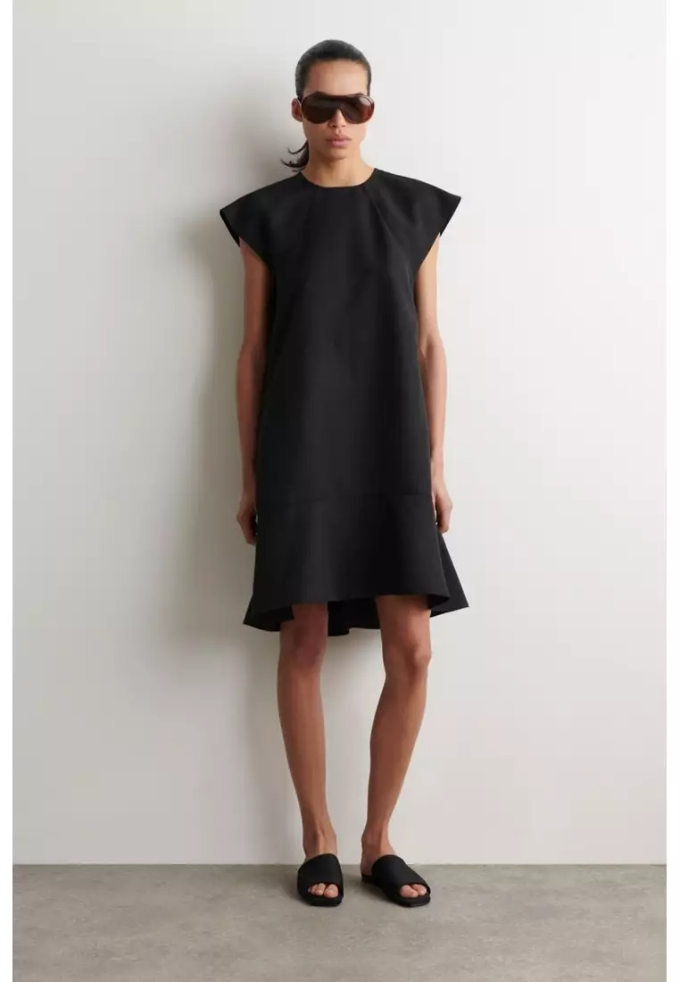 cos black dress mini Buy FLARED CAP-SLEEVE 2026 Online SIZE:X-LARGE Slim fit Nando Boatneck Maxi Dress embellished_dress