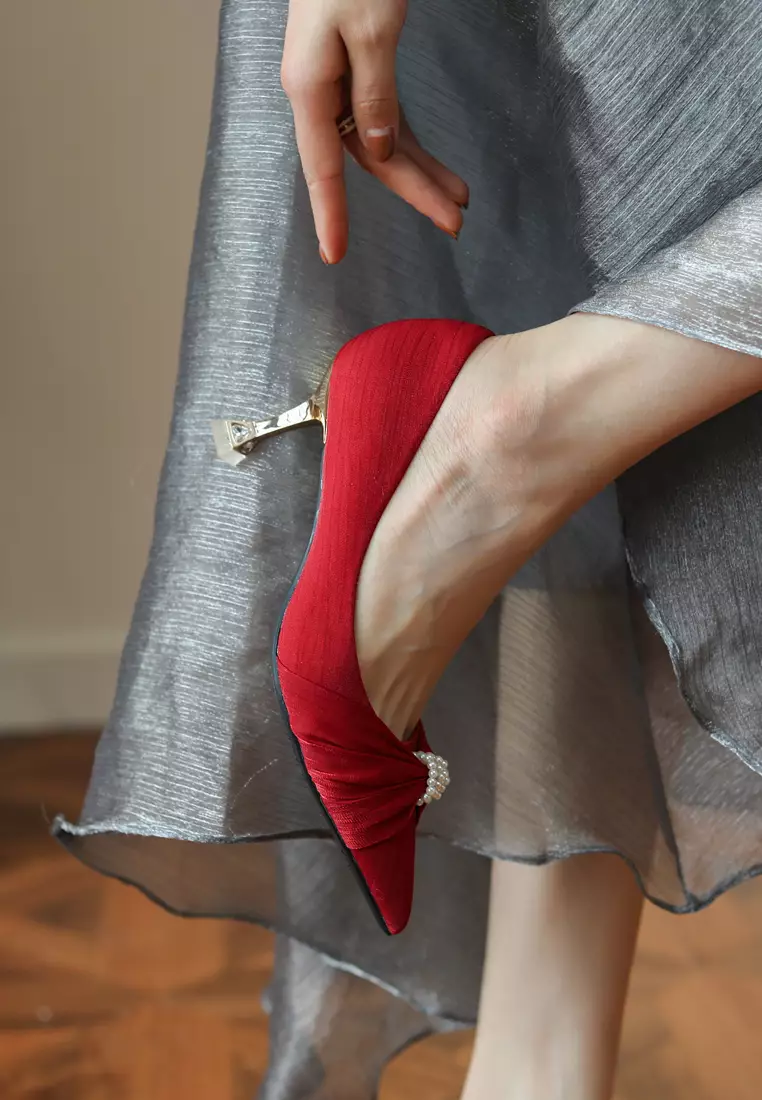 6.5CM 珍珠扣尖頭綢緞面高踭鞋 XJ998-12