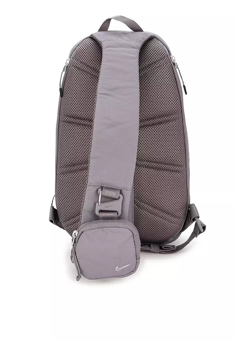 Nike Sportswear Commute