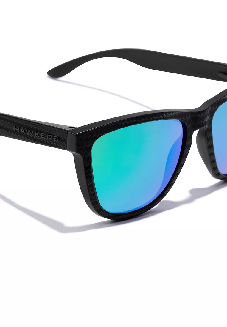 HAWKERS POLARIZED Emerald ONE CARBONO RAW. Sunglasses for Men and Women, Unisex. UV400 protection. Official product designed and made in Spain. HONR21NFTP