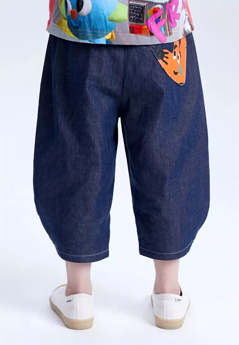 Calf Length Relaxed Denim Pants with Graphic Print
