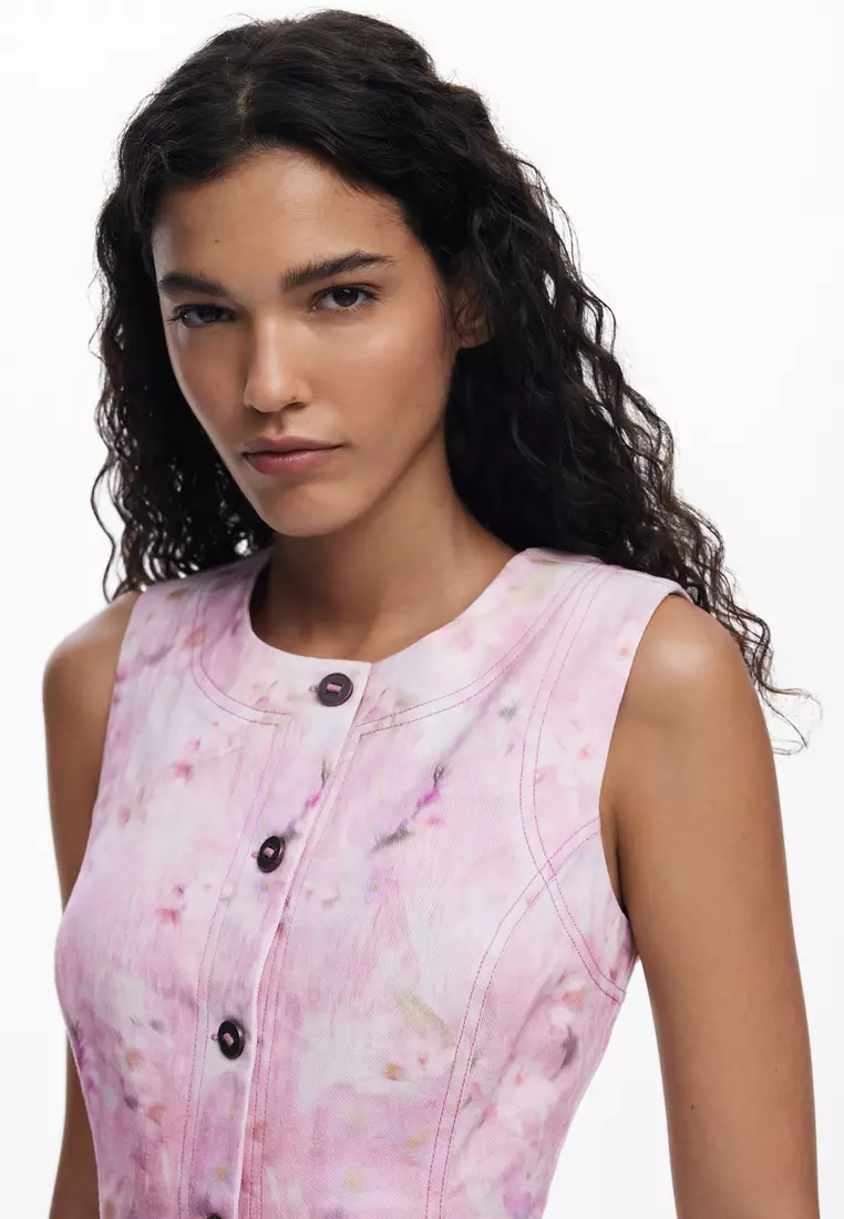 Short dress with buttons