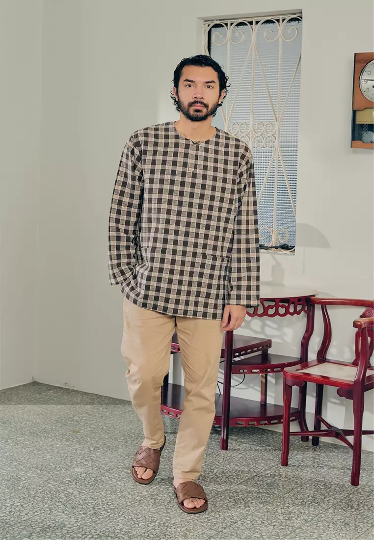 UMMA KURTA CENGAL in Gambut Brown