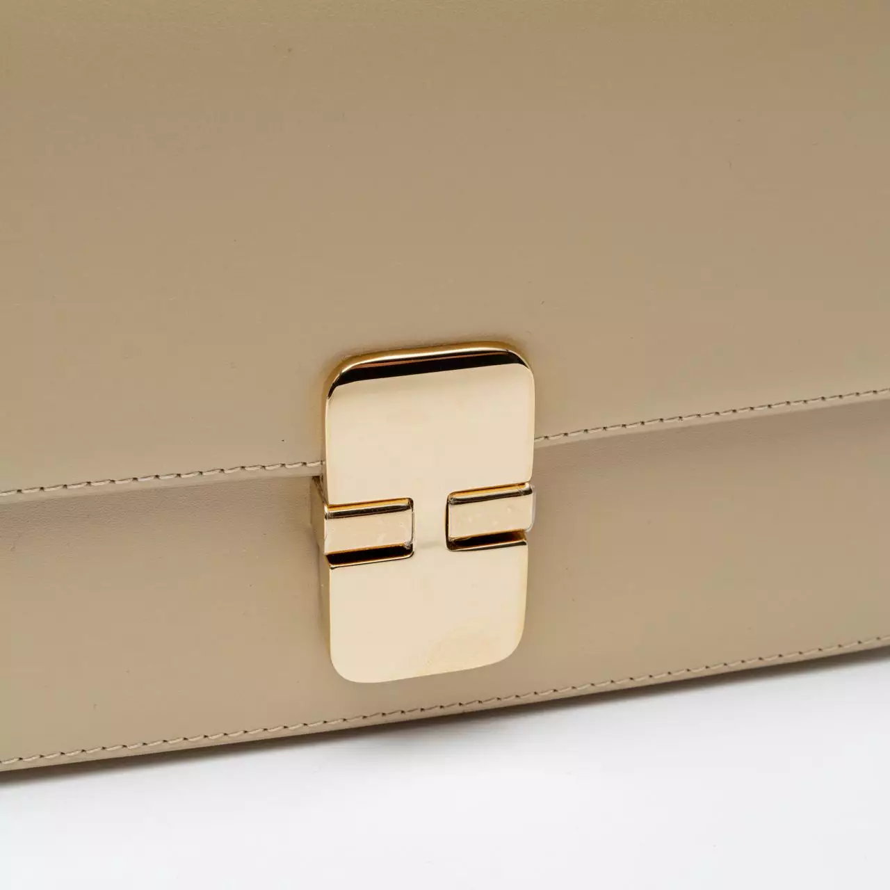 [4.4PRIL KEJUTAN HARGA] Grace Baguette Bag Beige