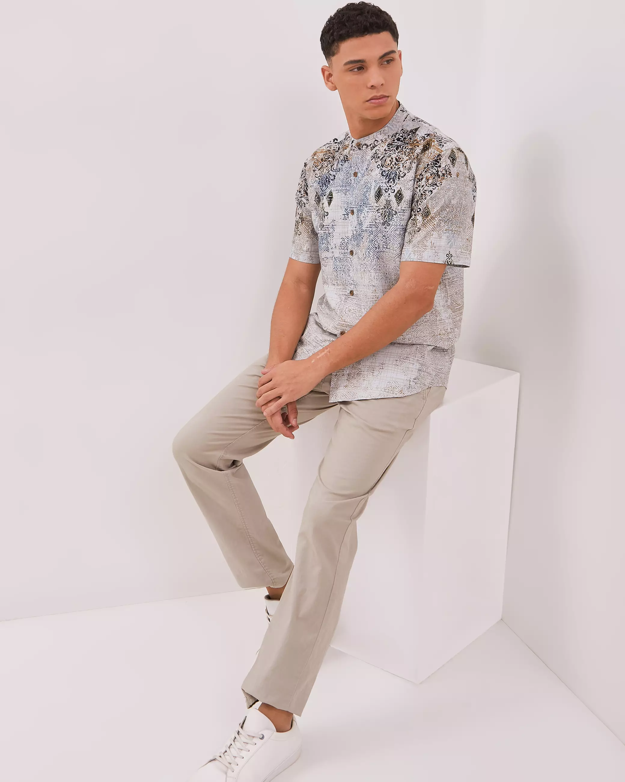 AMK Kemeja Koko Pria Lengan Pendek KK Aryan S/S Cream