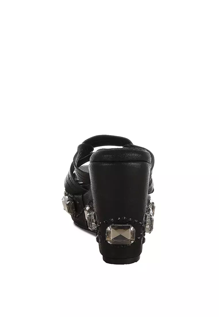 Sandal Potongan Berlian Imitasi & Berlian Imitasi Tebal dalam Warna Hitam