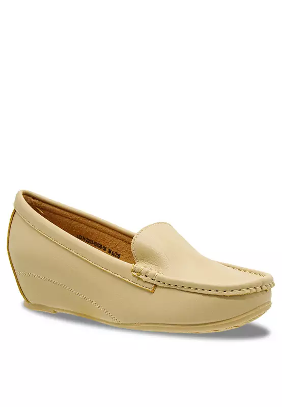 Louis Cuppers Women Slip On Solid Tone Round Toe Business Loafers