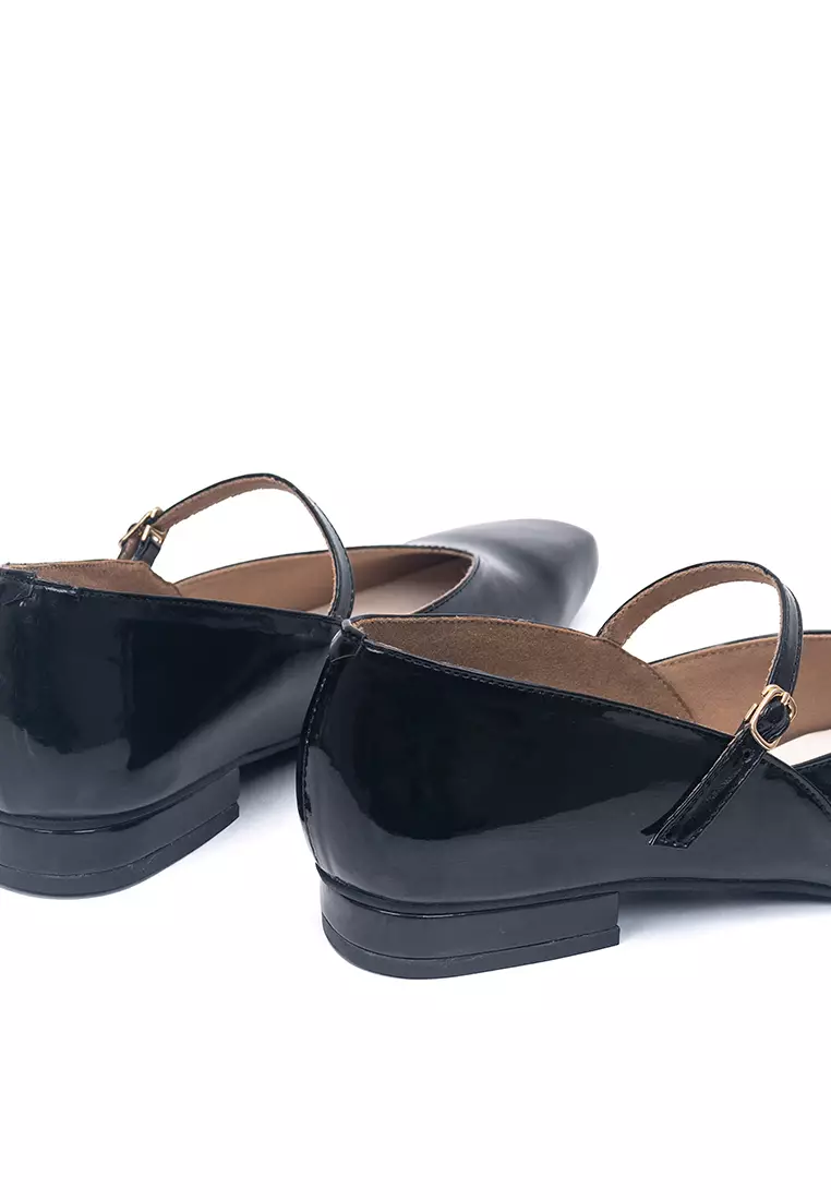 Jolie Flat Shoes in Black