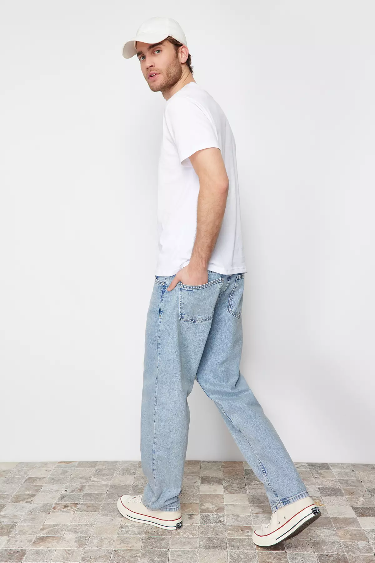 Straight Cut Jeans