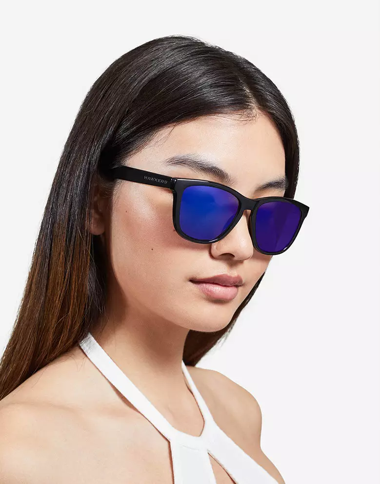 HAWKERS Diamond Black Sky One Sunglasses for Men and Women. UV400 Protection. Official Product Designed in Spain