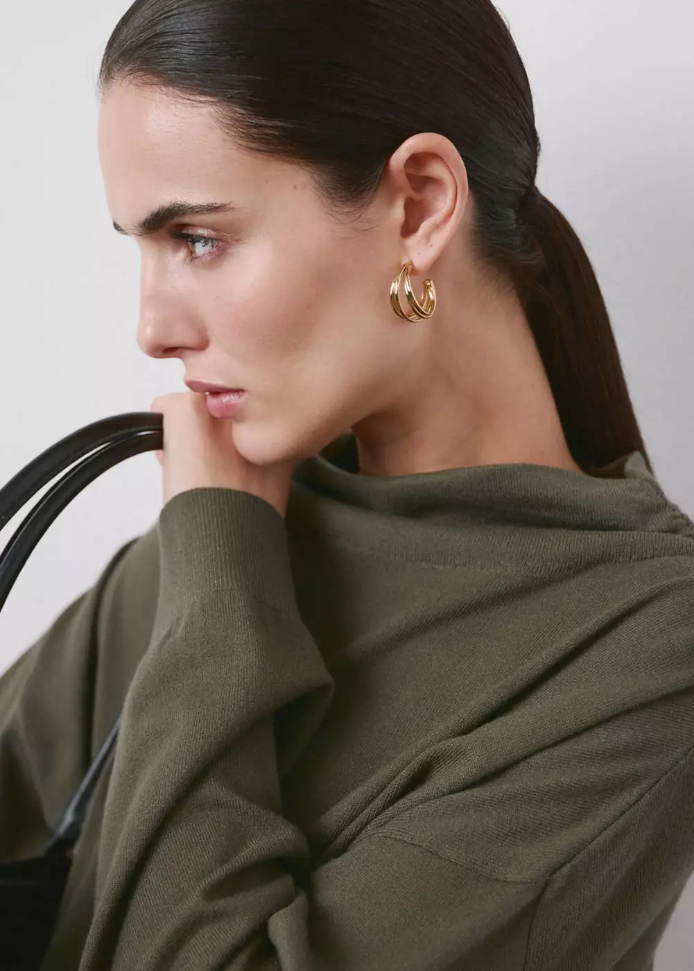 Sweater lipit kerah perkins