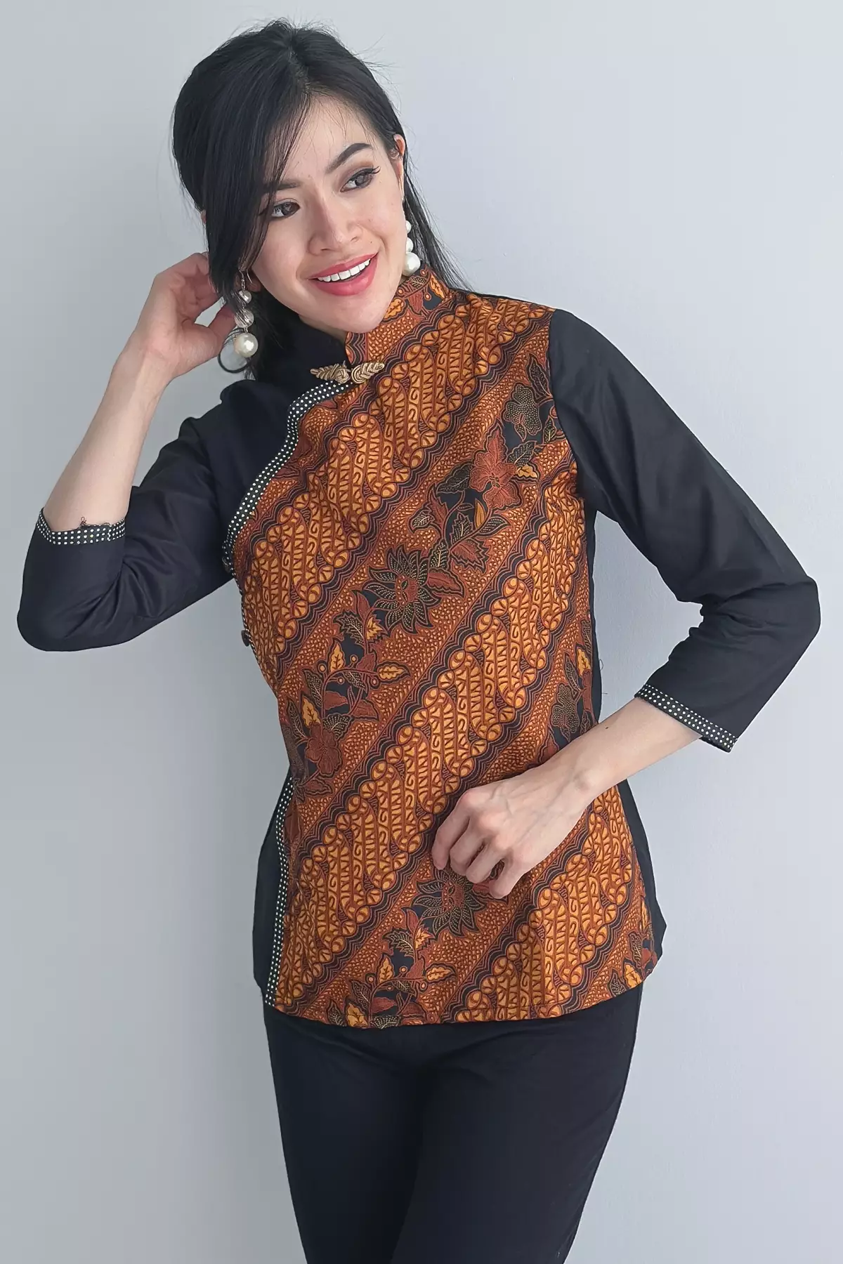 Juniper Parang Sogan Batik Blouse