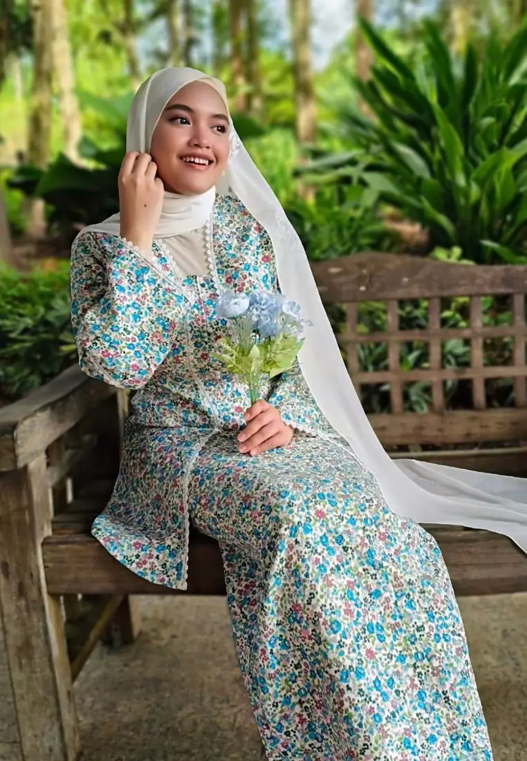 Teal Puff Sleeve Floral Modern Kebaya Kurung Hari Raya