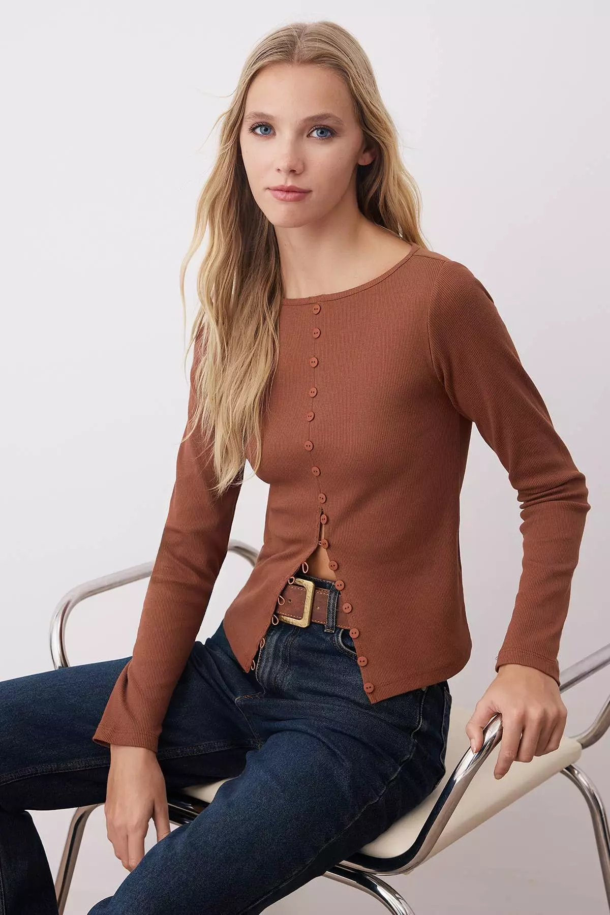 Brown Button Detailed Crew Neck Ribbed Flexible Regular Length Knitted Blouse Twoaw25Bz00030