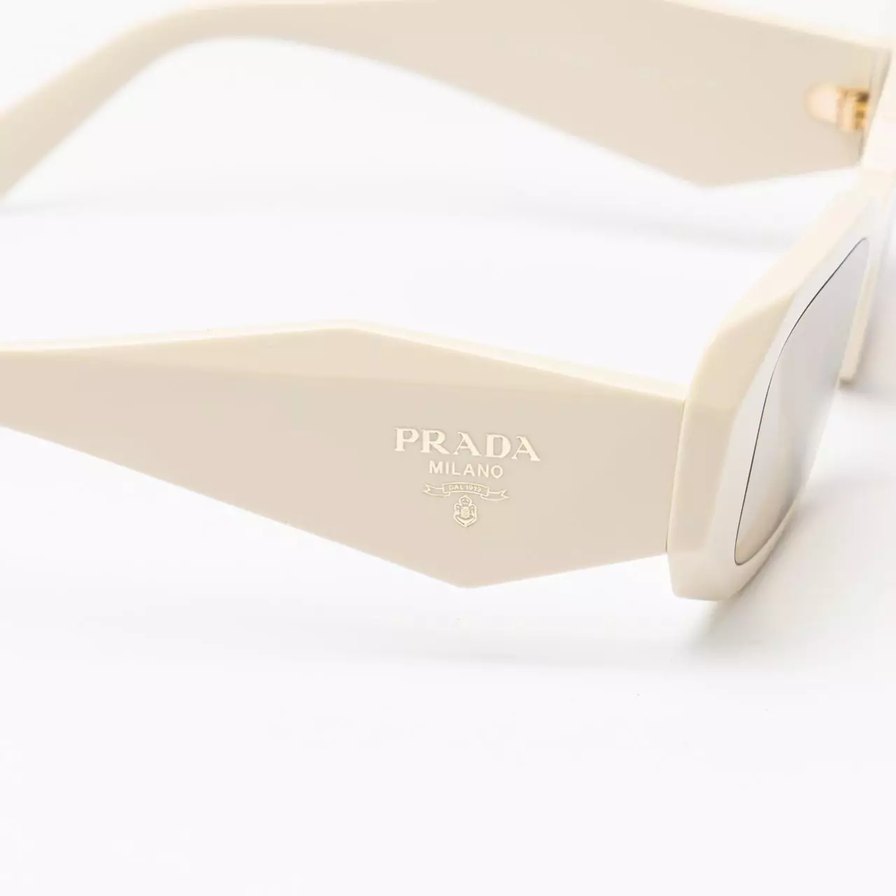 PR 17WS Rectangular Sunglasses White Milk