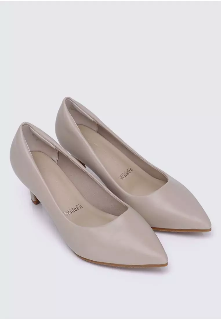 Alvina Widefit Comfy Heels In Almond