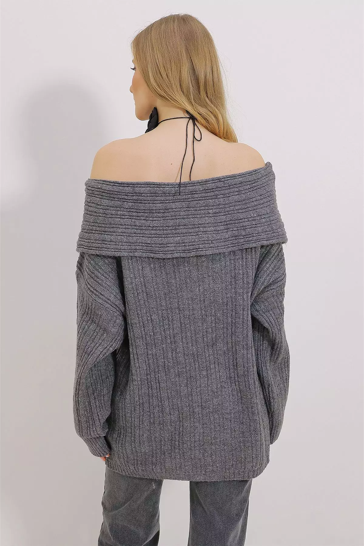 Madonna Collar Oversize Sweatshirt