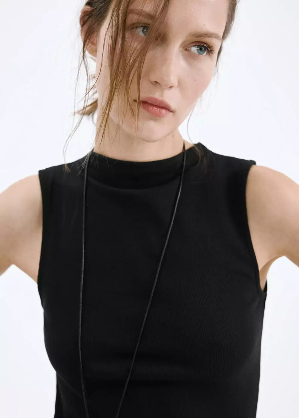 Gaun dengan bagian atas kontras