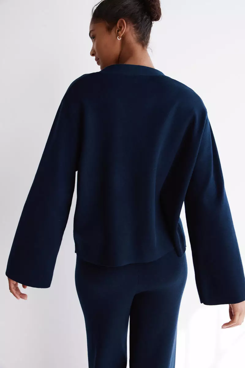Fine-knit cardigan