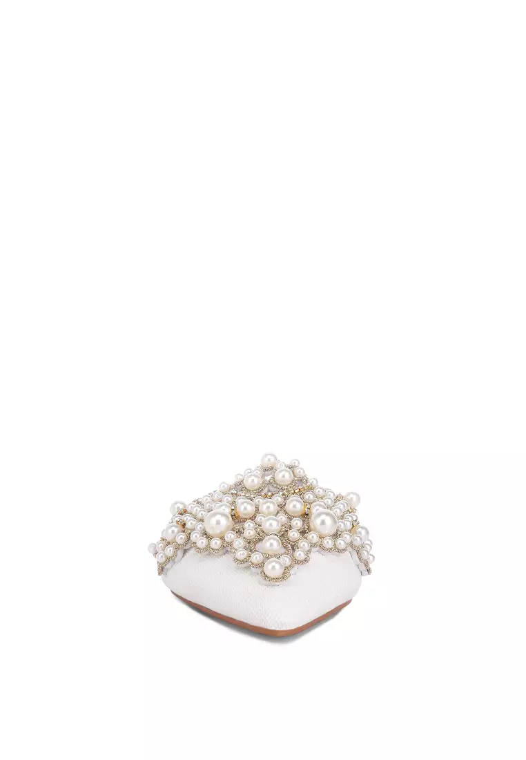 Bagal mutiara halus berhiaskan warna putih