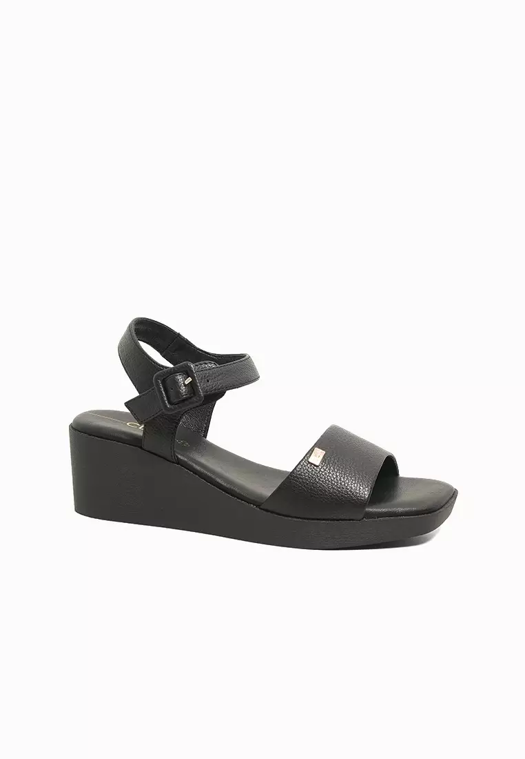 Discount on CLN  shoes - SKU: Lynette Wedge Sandals