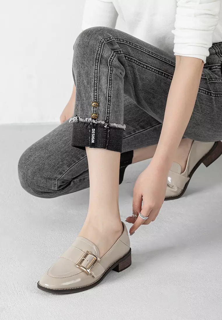 Buckle Strap Glossy Leather Loafers TH128-8