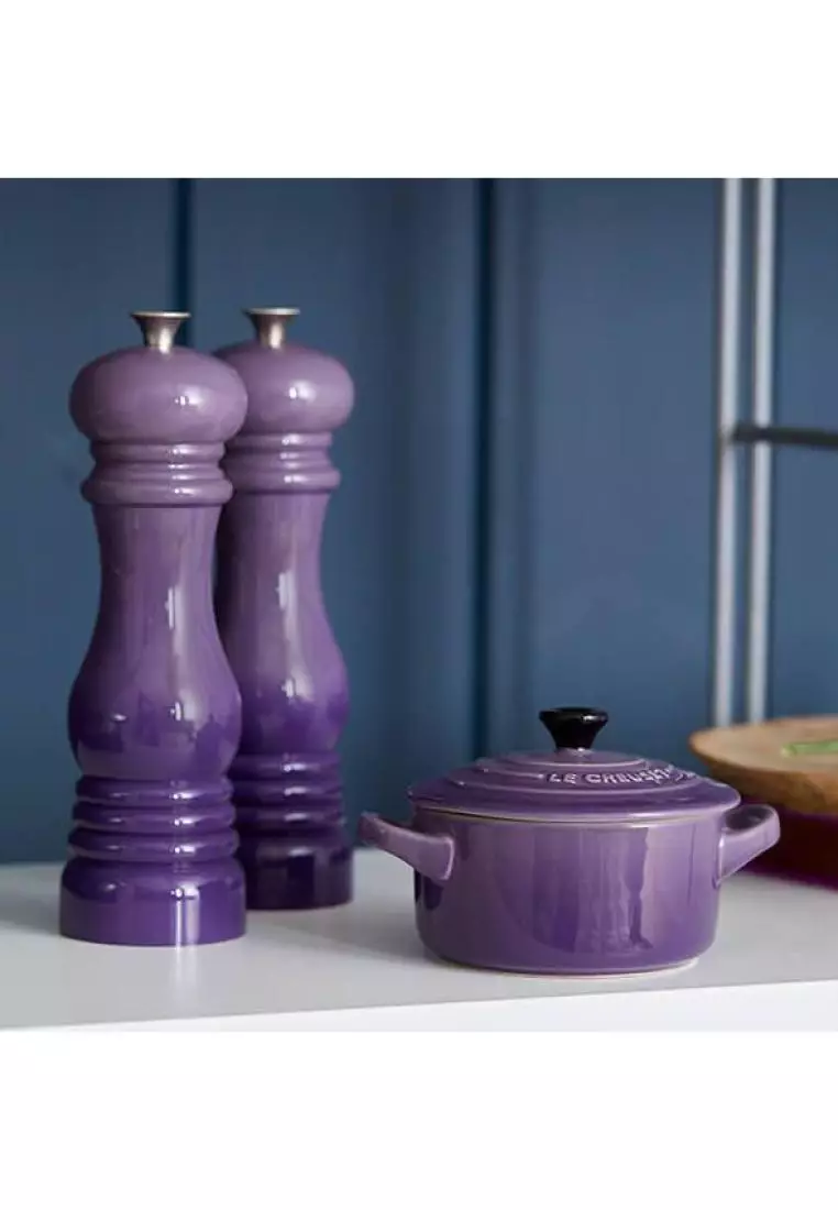 Le Creuset Le Creuset Ultra Violet Stoneware Petite Round Casserole