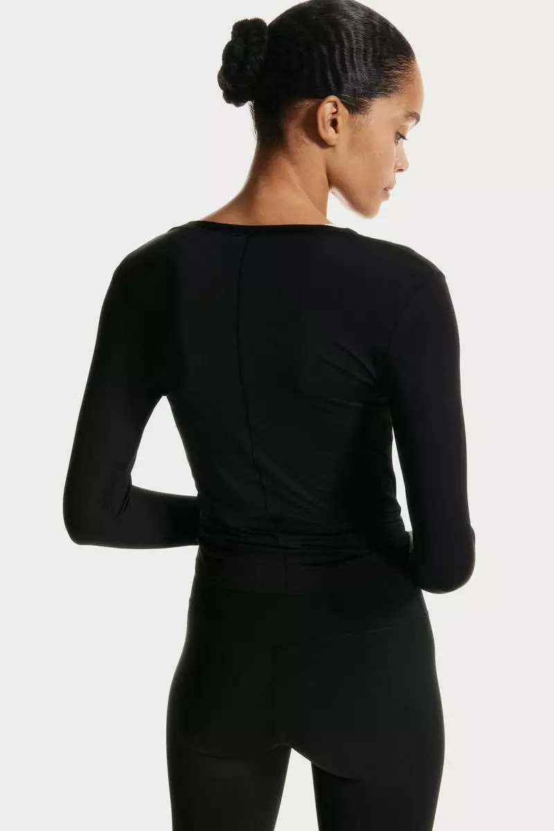 Sports top with DryMove™