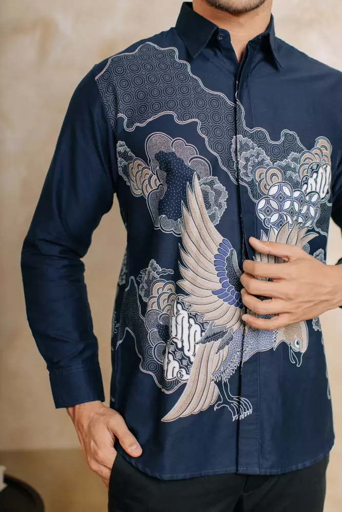 Adyatma Baskara Navy Blue Kemeja Batik Slim Fit Pria Katun Lengan Panjang