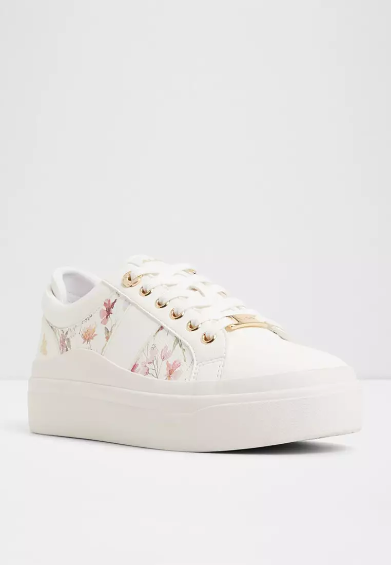 Brynlee Low-Top Sneakers