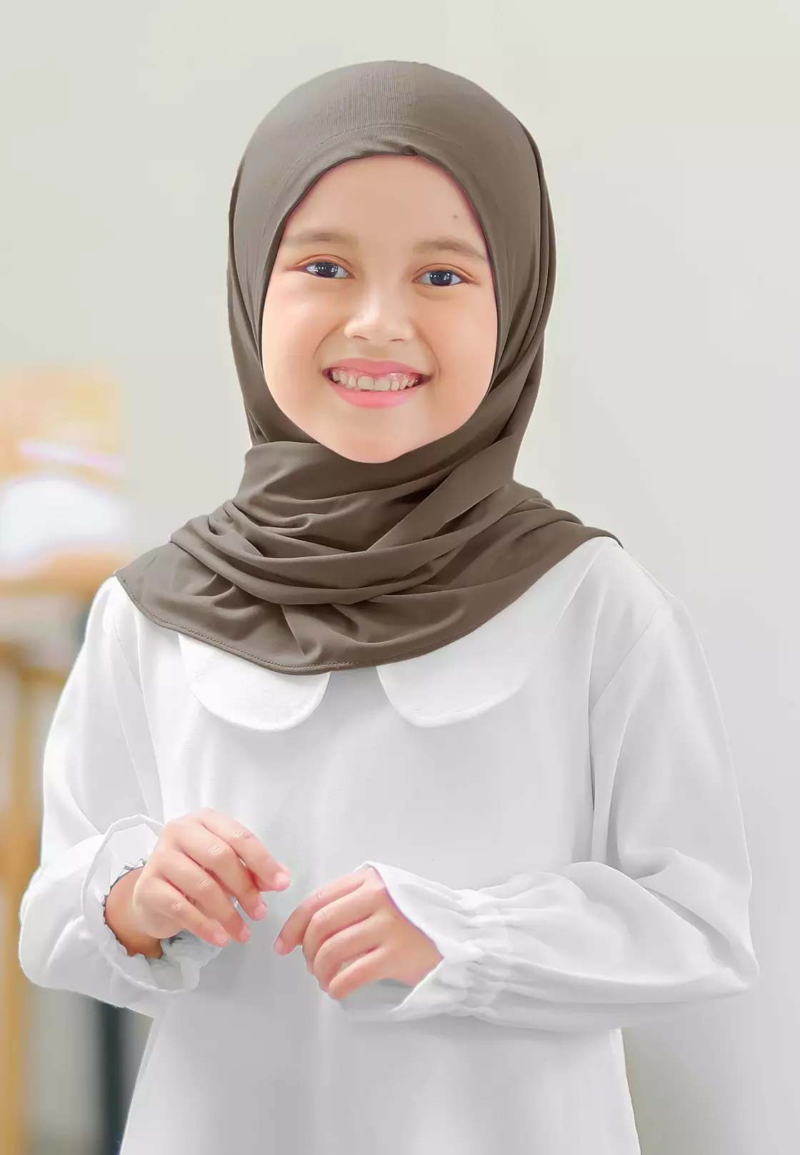 Cotton Bee - Cyra Bergo Kancing | Hijab Instan Anak - Chocolate - M