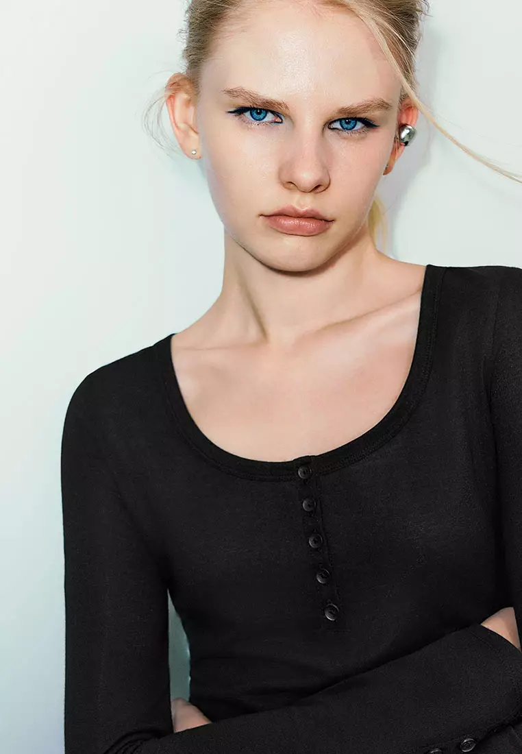 UR秋季新款女装法式气质赫本风显瘦长袖连衣裙UYV740012