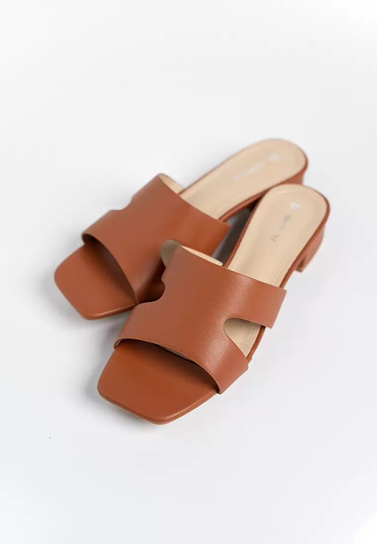 Herisse Low Heel Sandals